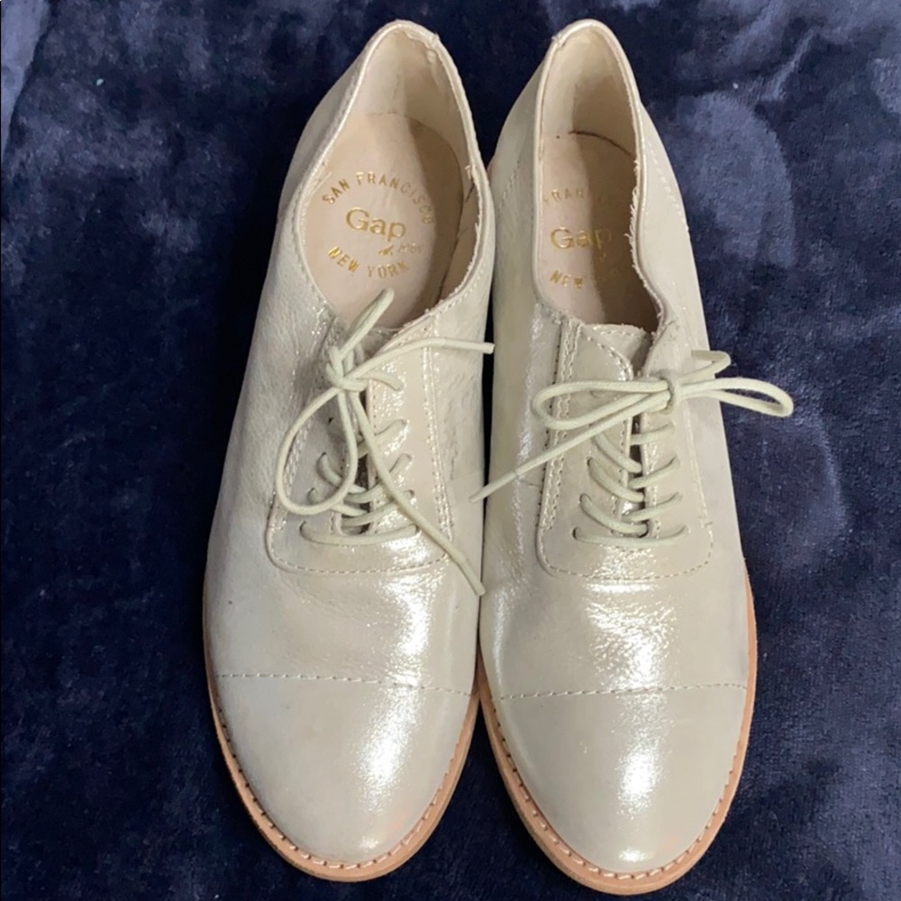 Gap pearl colored loafers